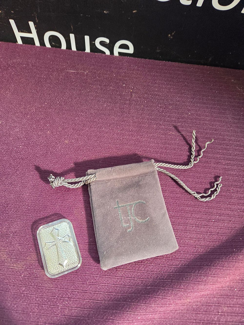 Lot 614 – A White Platinum Bullion Bar