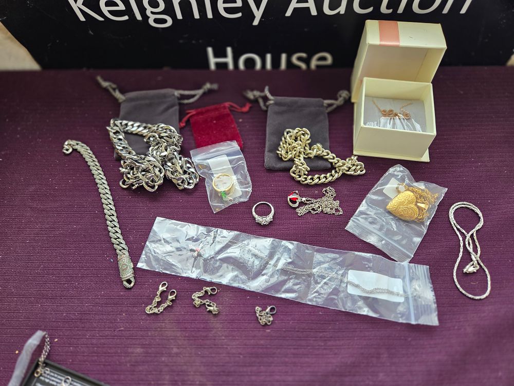 Lot 641 – An Assortment of Silver-Toned and Gold-Toned Jewellery Including Stone-Set Pieces