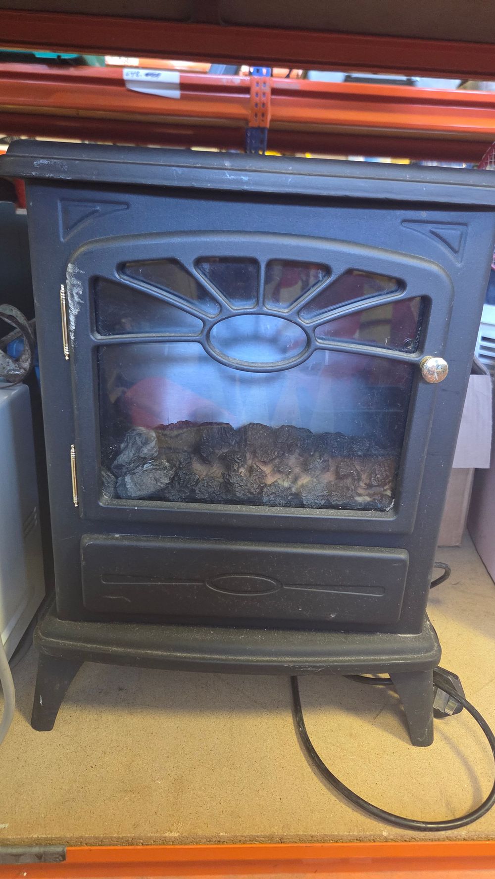 Lot 305 – Focal Point Model 420 Electric Stove-Effect Heater working order