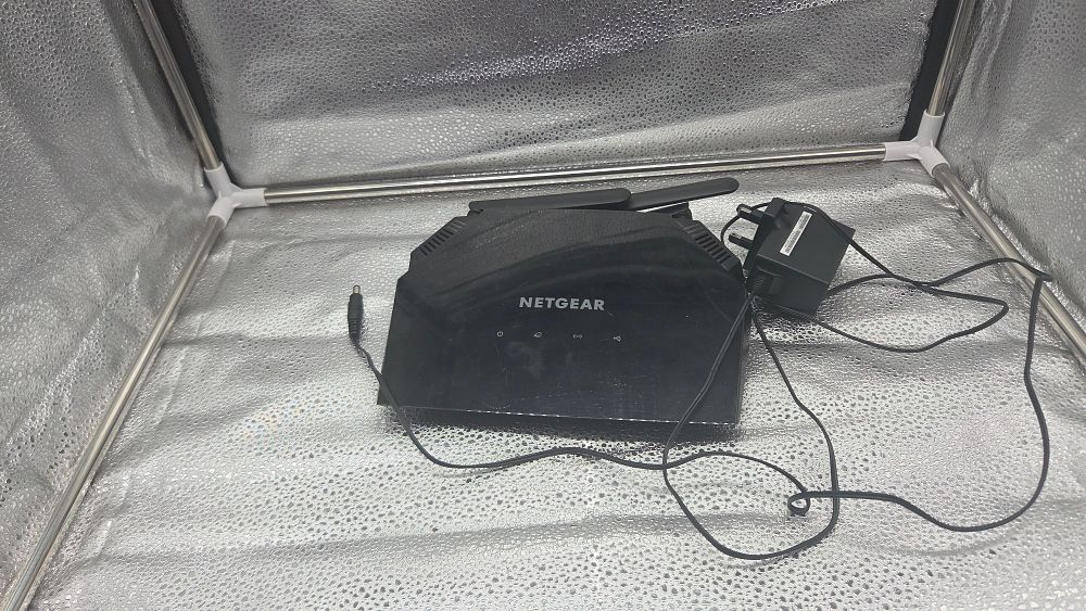 Lot 329 – Netgear Dual Band Smart Wi-Fi Router with UK Power Supply