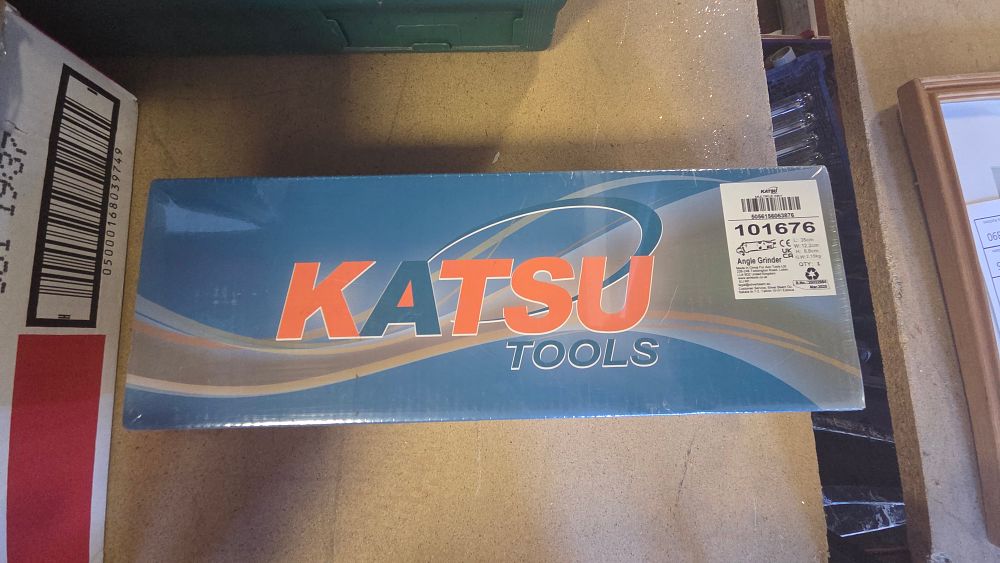 Lot 339 – KATSU Tools 720 Watt Angle Grinder Model 101676