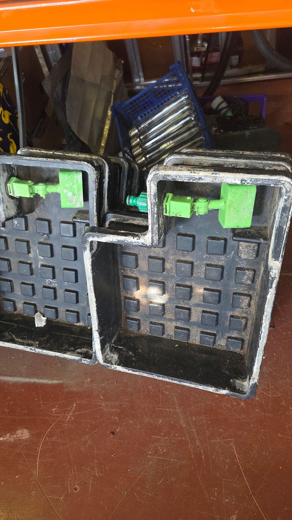 Lot 375 – A Collection of Hydroponic Growing Equipment Including EasyFeed Trays, Ballasts and Lamps