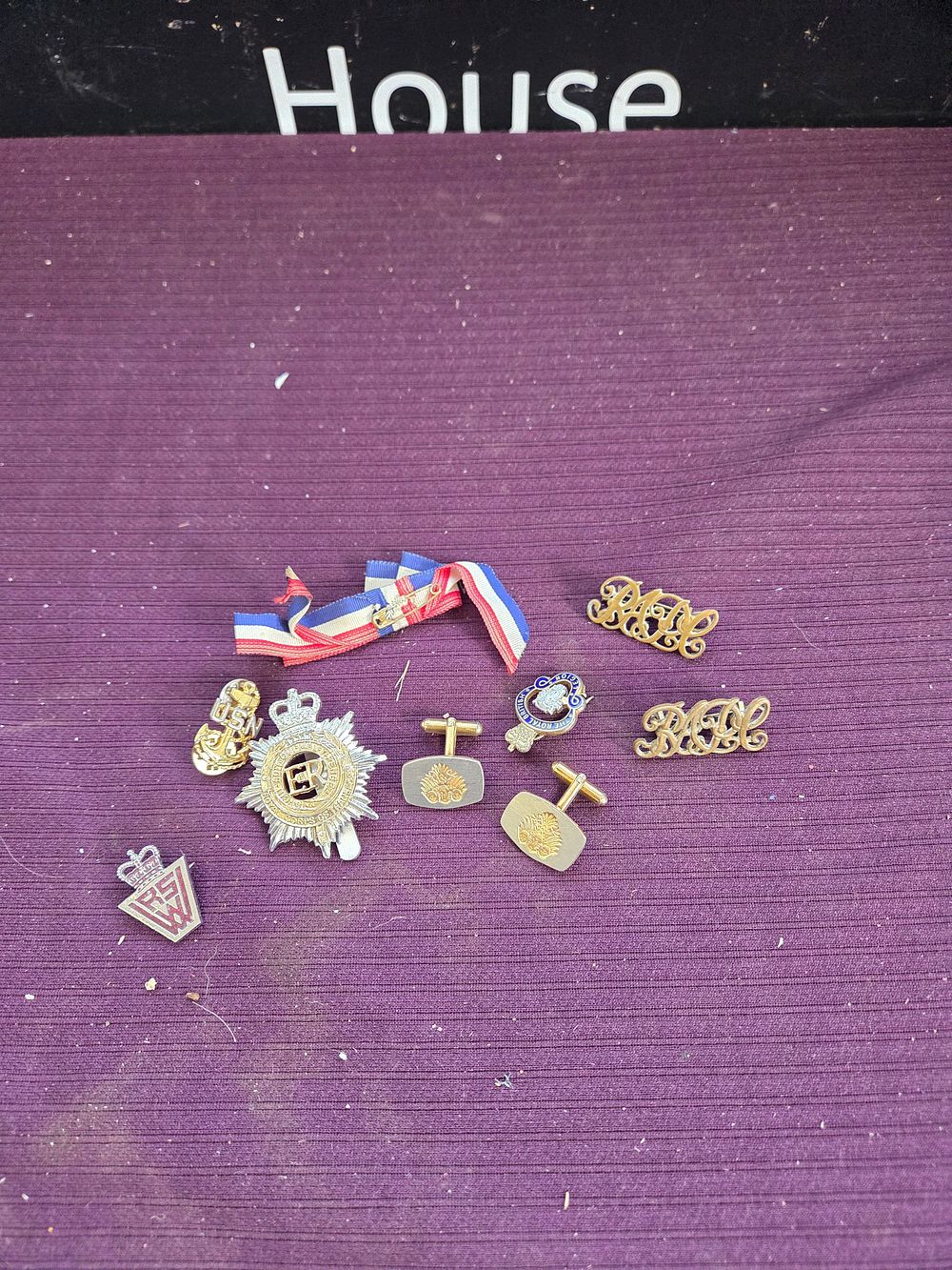 Lot 616 – A Collection of British Army and International Military Insignia and Accoutrements