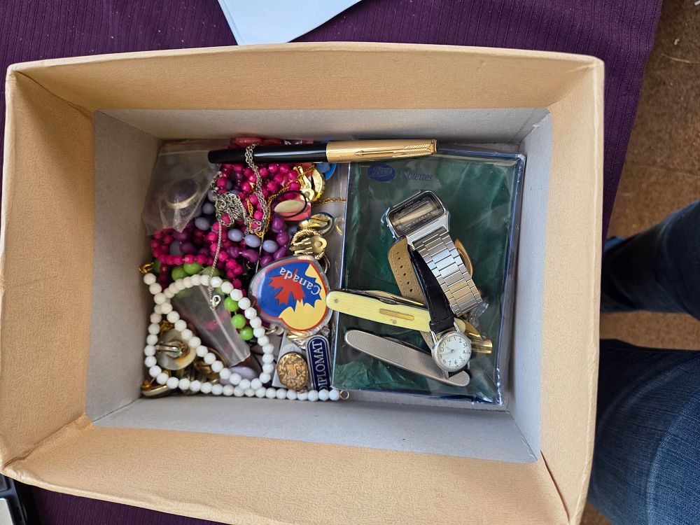 Lot 630 – An Assortment of Costume Jewellery, Wristwatches, a Parker Fountain Pen, and Personal Accessories