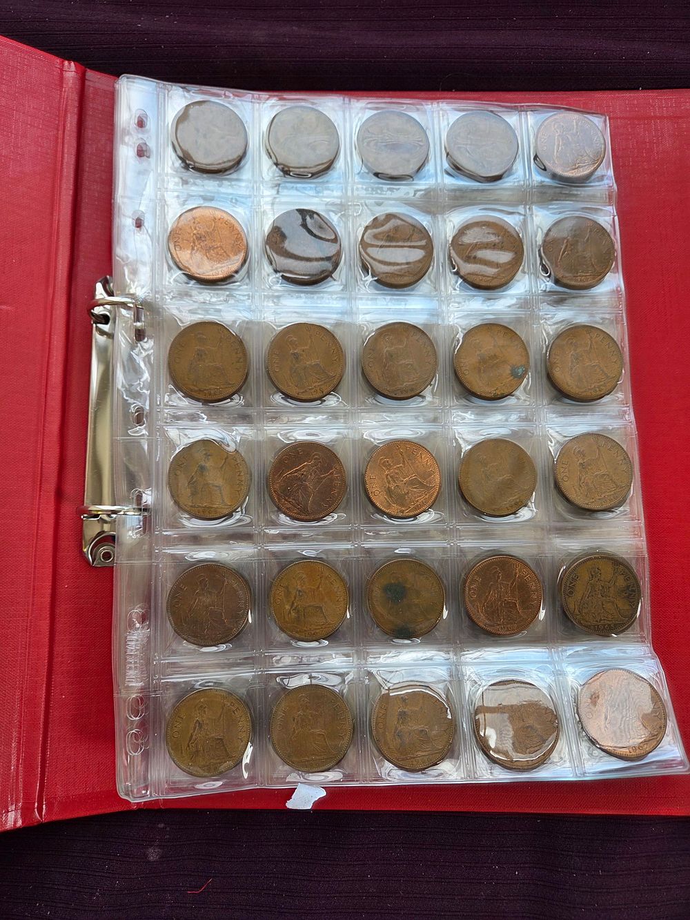 Lot 632 – A Collection of UK Elizabeth II Pre-Decimal Bronze Pennies and Half Pennies