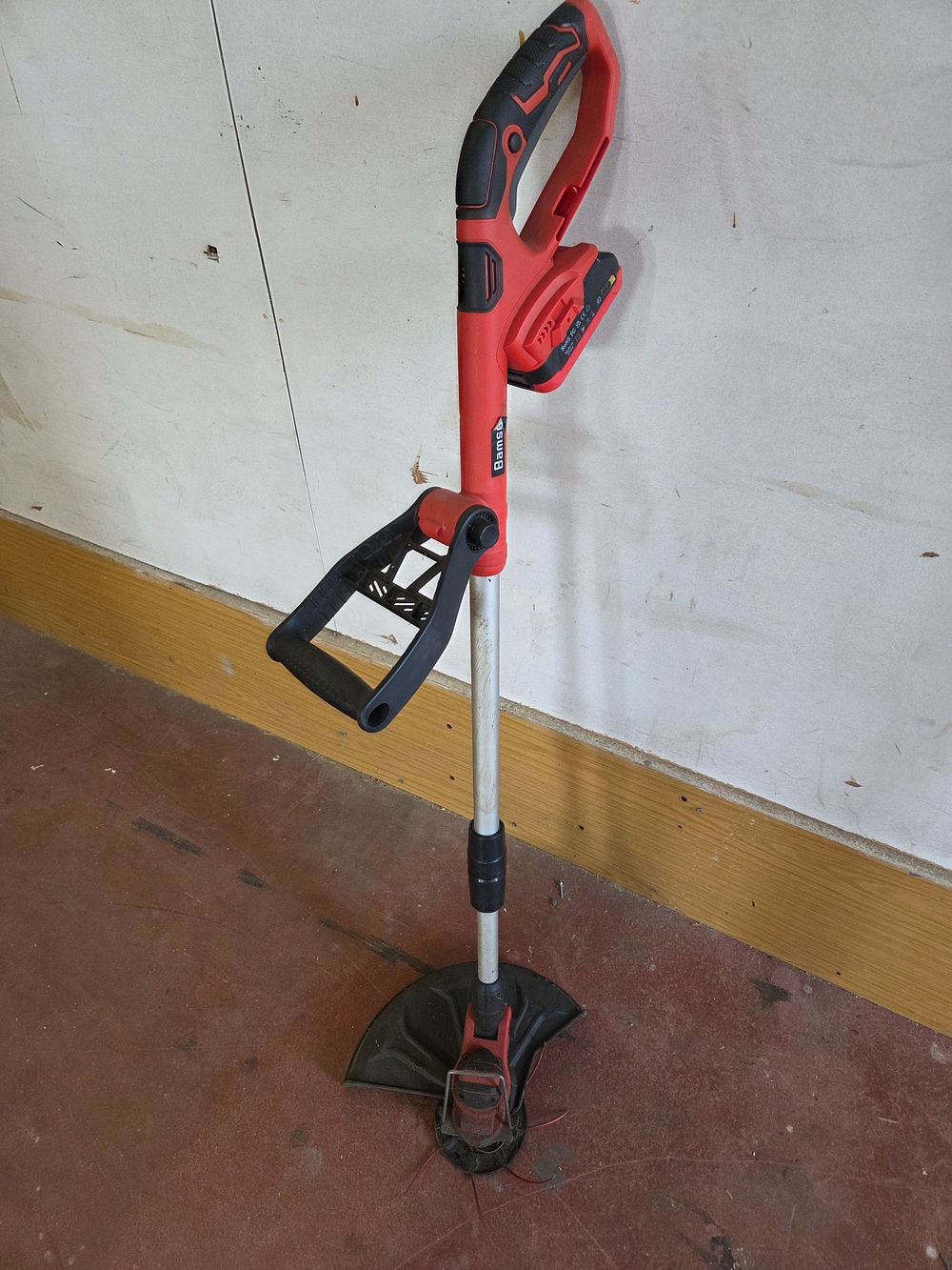 Lot 388 – Bamse Cordless Grass Trimmer with Battery Pack and Charger working Order