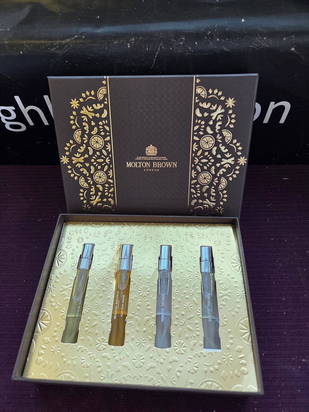 Lot 405 – A Molton Brown Spicy & Citrus Fragrance Discovery Set