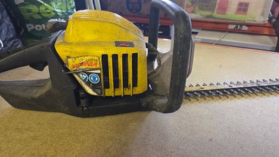 A McCulloch Virginia MH542 Petrol Hedge Trimmer