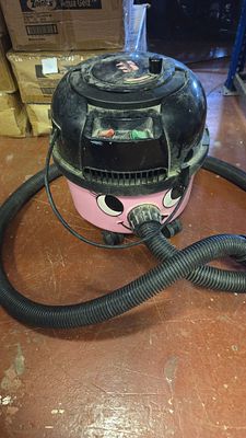 Numatic International Hetty Cylinder Vacuum Cleaner Model HET200