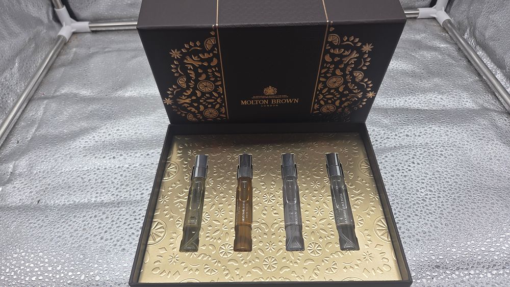 Lot 199 – A Molton Brown Spicy and Citrus Fragrance Discovery Set