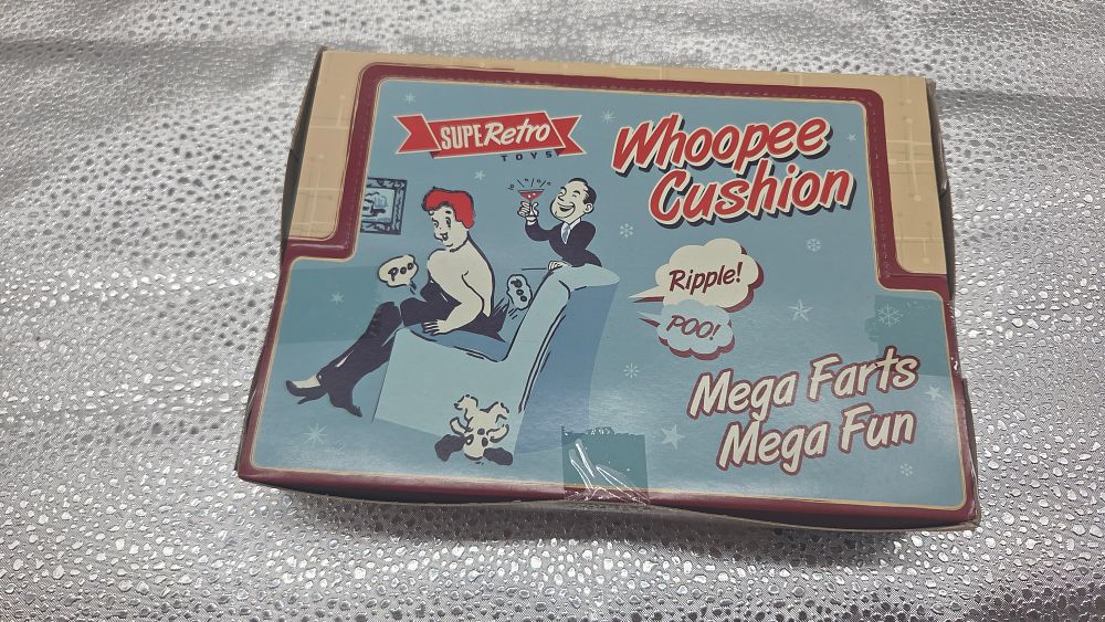 Lot 200 – Super Retro Toys Whoopee Cushion Novelty Joke Toy