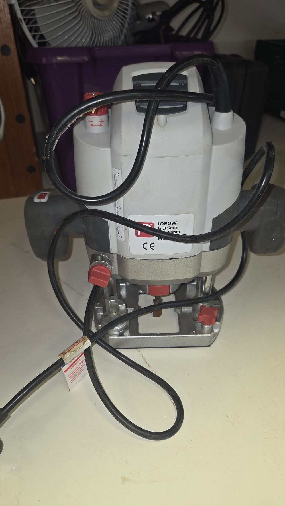 Lot 295 – Hilka 1020W Electric Plunge Woodworking Router