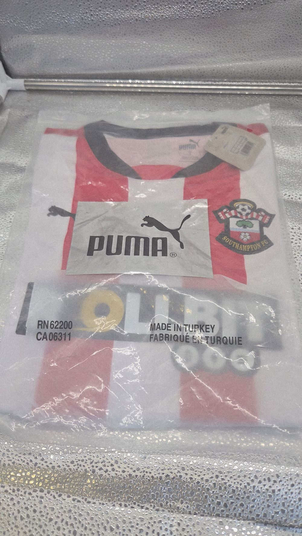Lot 212 – Southampton FC Home Football Jersey by Puma, Size L, New with Tags