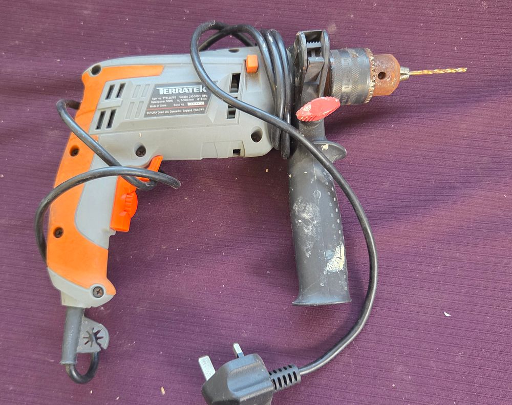 Lot 225 – A Terratek Model TTEL207PB Corded Hammer Drill