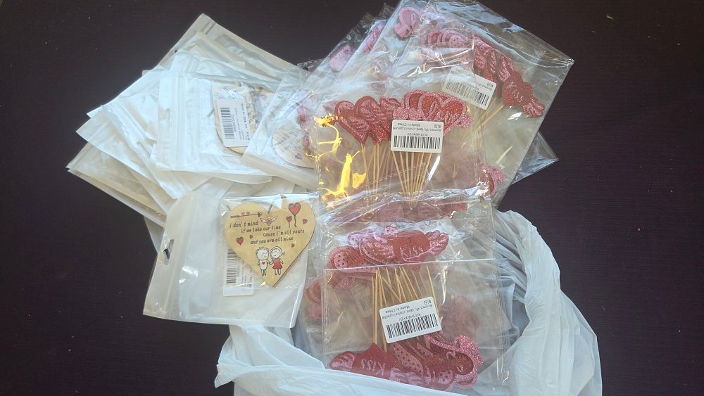 Lot 272 – An Assortment of Wholesale Valentine’s Day Party Decorations and Wooden Heart Plaques
