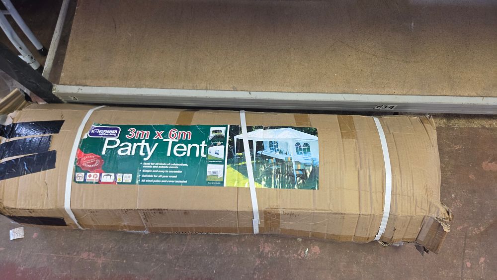Lot 363 – Kingfisher Outdoor Living 3m x 6m Party Tent