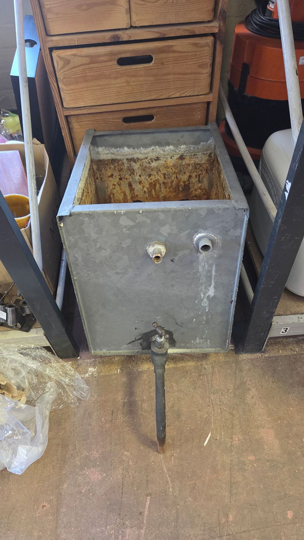 Lot 366 – Galvanised Steel Water Cistern Header Tank