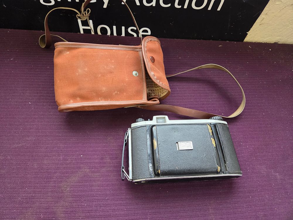Lot 606 – Kodak Junior I Medium Format Folding Camera with Original Canvas Case