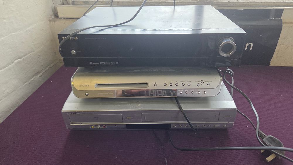 Lot 190 – A Trio of Samsung and Sony Audio-Visual Components including AV Receiver and DVD Players