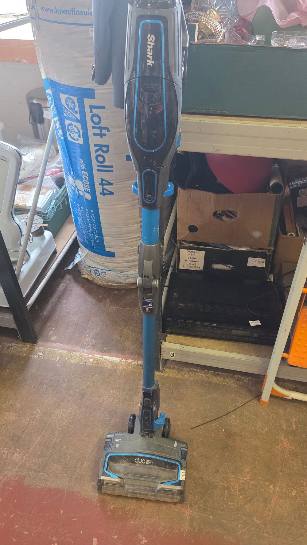 Lot 211 – Shark DuoClean Flexology Cordless Stick Vacuum Cleaner