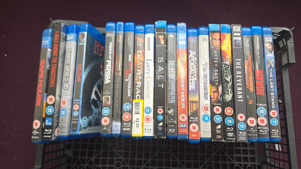 Lot 237 – A Collection of 20 Blu-ray Feature Films including Action, Sci-Fi, and Drama Titles