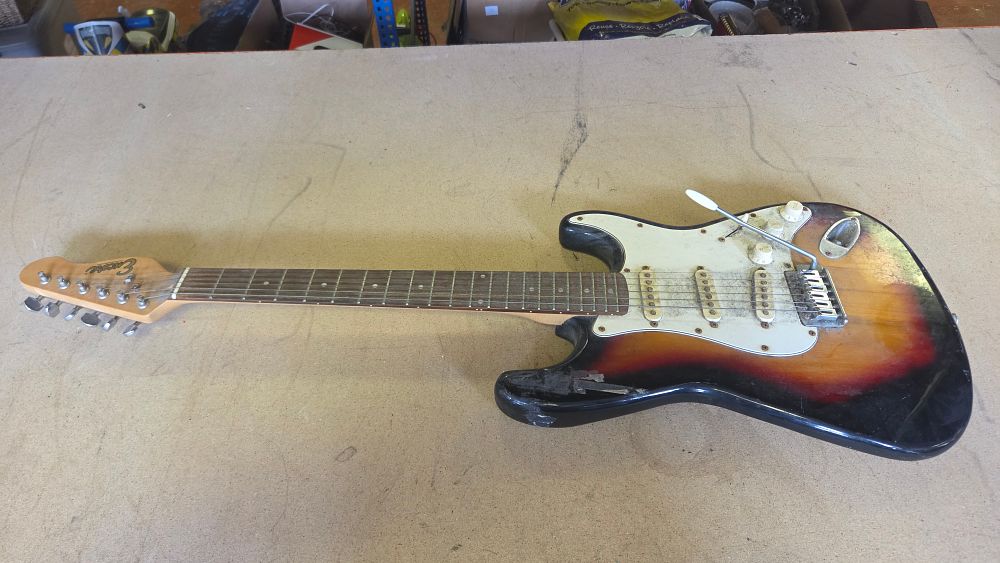Lot 252 – Encore Stratocaster Style Electric Guitar in Three-Tone Sunburst Finish