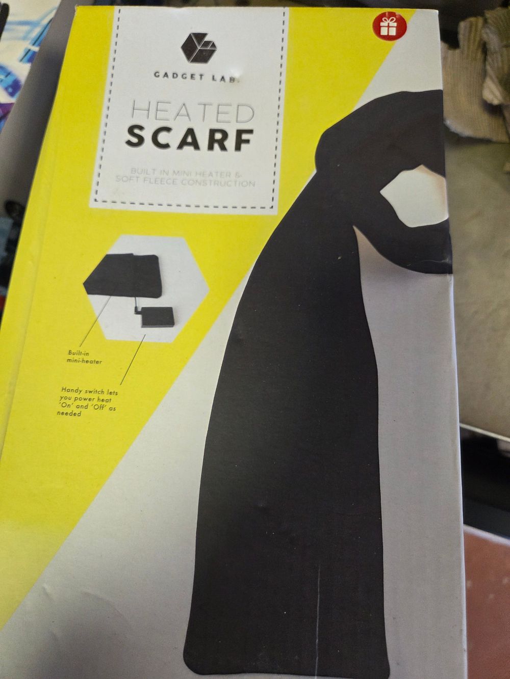 Lot 224 – Gadget Lab Battery Operated Heated Fleece Scarf in Original Packaging