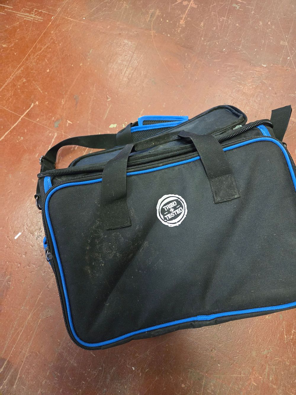 Lot 228 – A Tried + Tested Synthetic Fabric Tool Bag