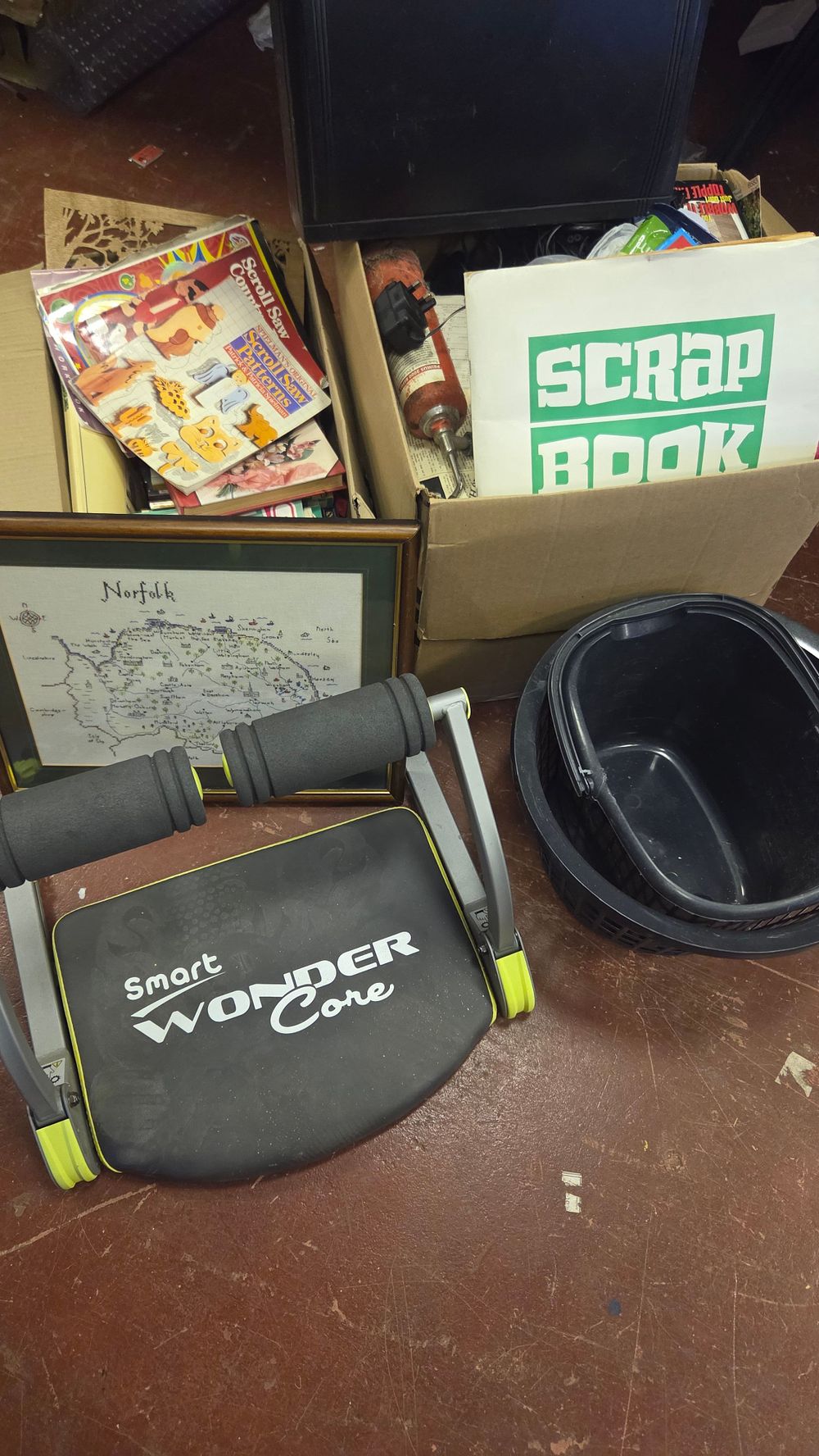 Lot 263 – An Assortment of Household Goods, Fitness Equipment, and Vintage Ephemera including a Wonder Core Smart Abdominal Exerciser