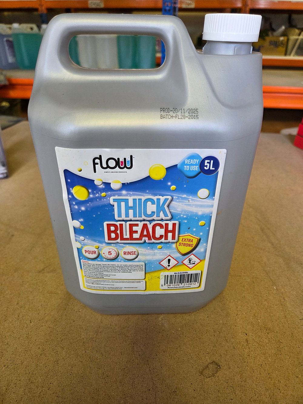 Lot 304 – Flow 5 Litre Extra Strong Thick Bleach