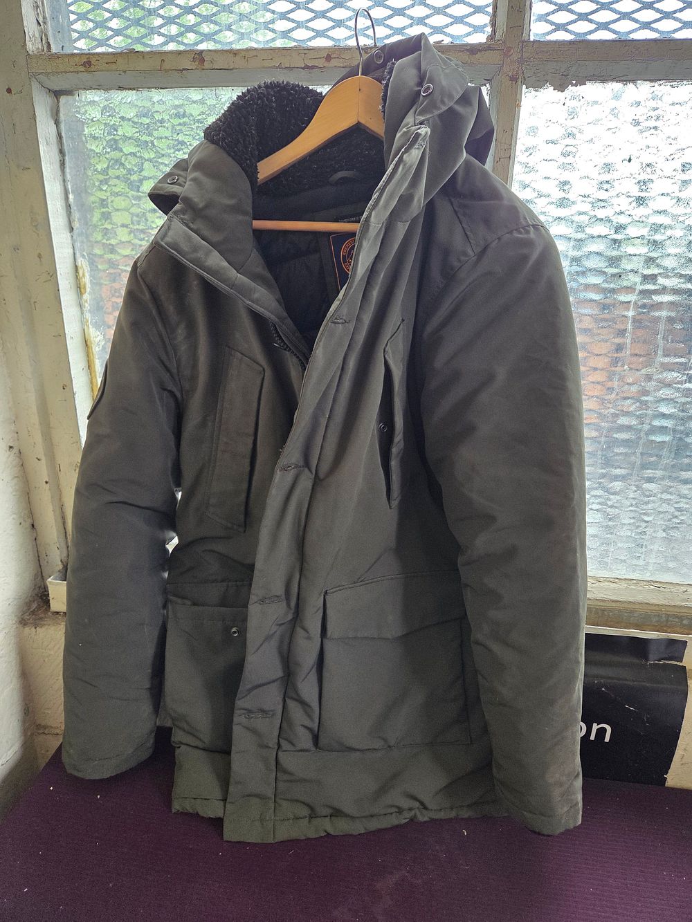 Lot 309 – Superdry Everest Explorer Men’s Expedition Parka Size XL