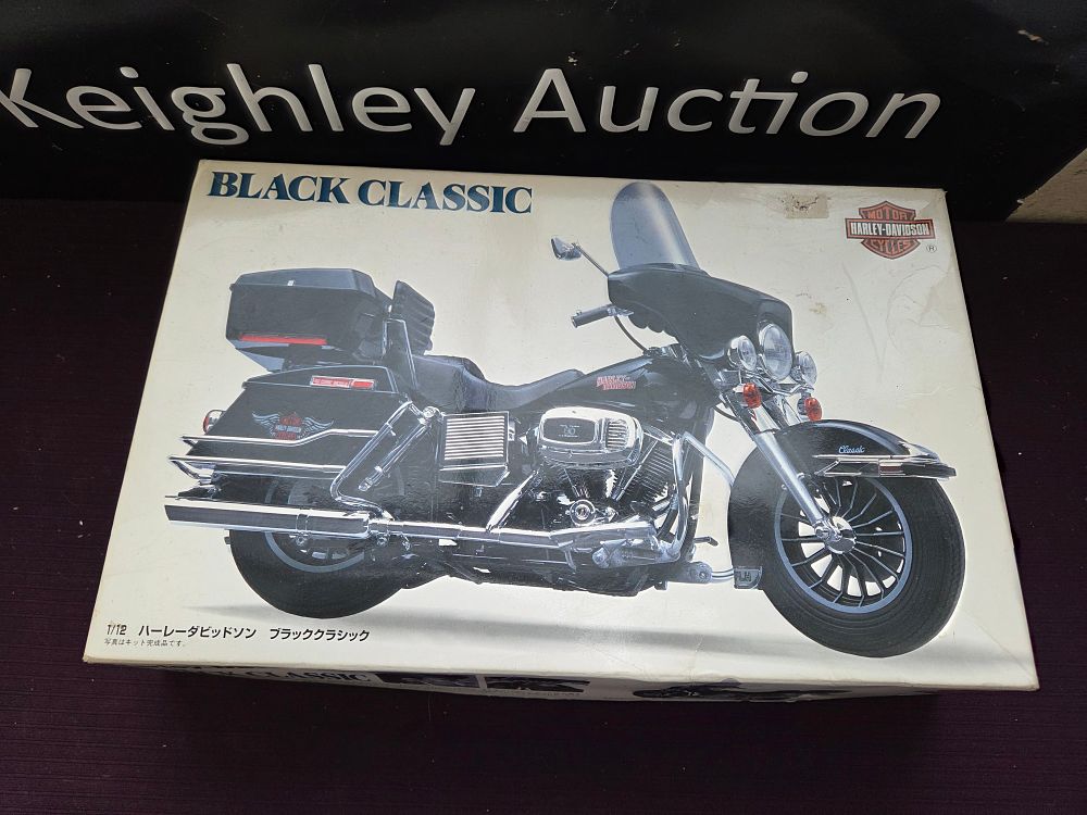 Lot 325 – Imai 1/12 Scale Harley-Davidson FLH Black Classic Plastic Model Kit Part Built