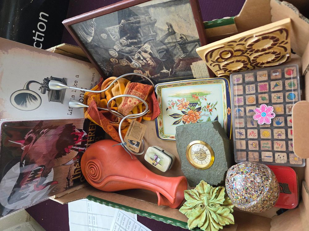 Lot 327 – An Assortment of Decorative Objects, Ephemera, and Collectables