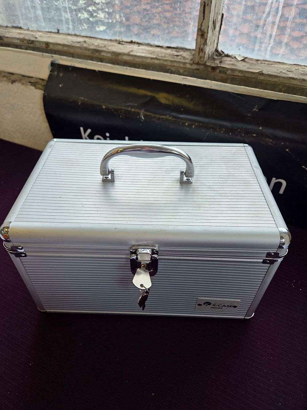Lot 328 – An X-CASE 200CBS Aluminium Equipment Flight Case