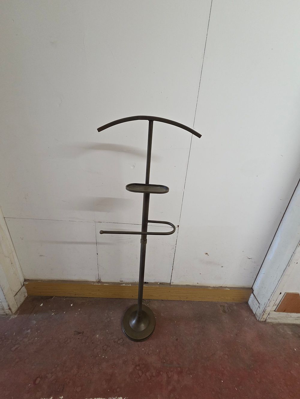 Lot 344 – Mid-20th Century Bronze-Finish Metal Gentleman’s Valet Stand