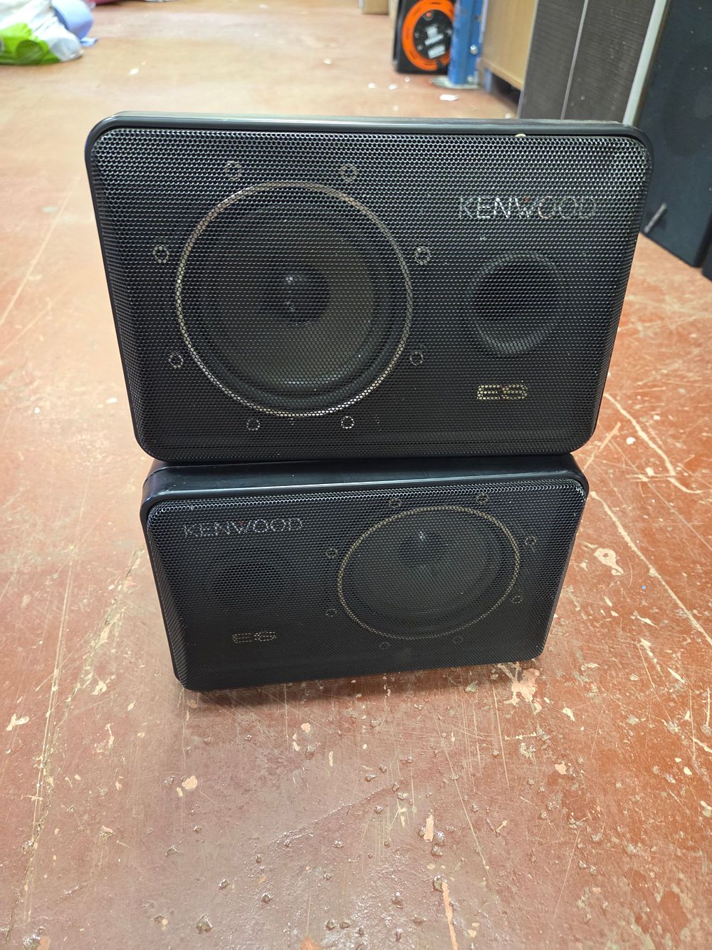 Lot 298 – A Pair of Kenwood CM-5ES Compact Speakers w/o
