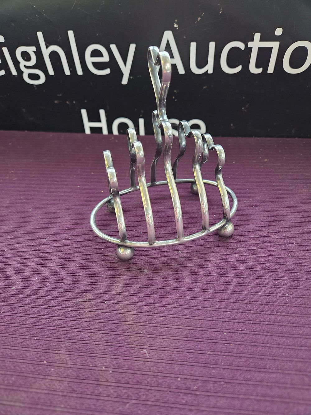 Lot 633 – A Mid-20th Century Silver 925 Wirework Toast Rack 122g