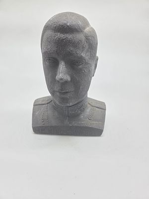 A 1930s Commemorative Bust of HM King Edward VIII