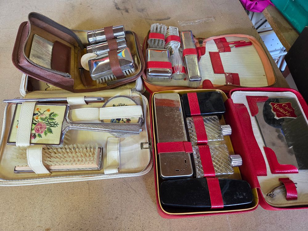 Lot 326 – A Collection of Vintage Mid-20th Century Travel Grooming and Vanity Sets