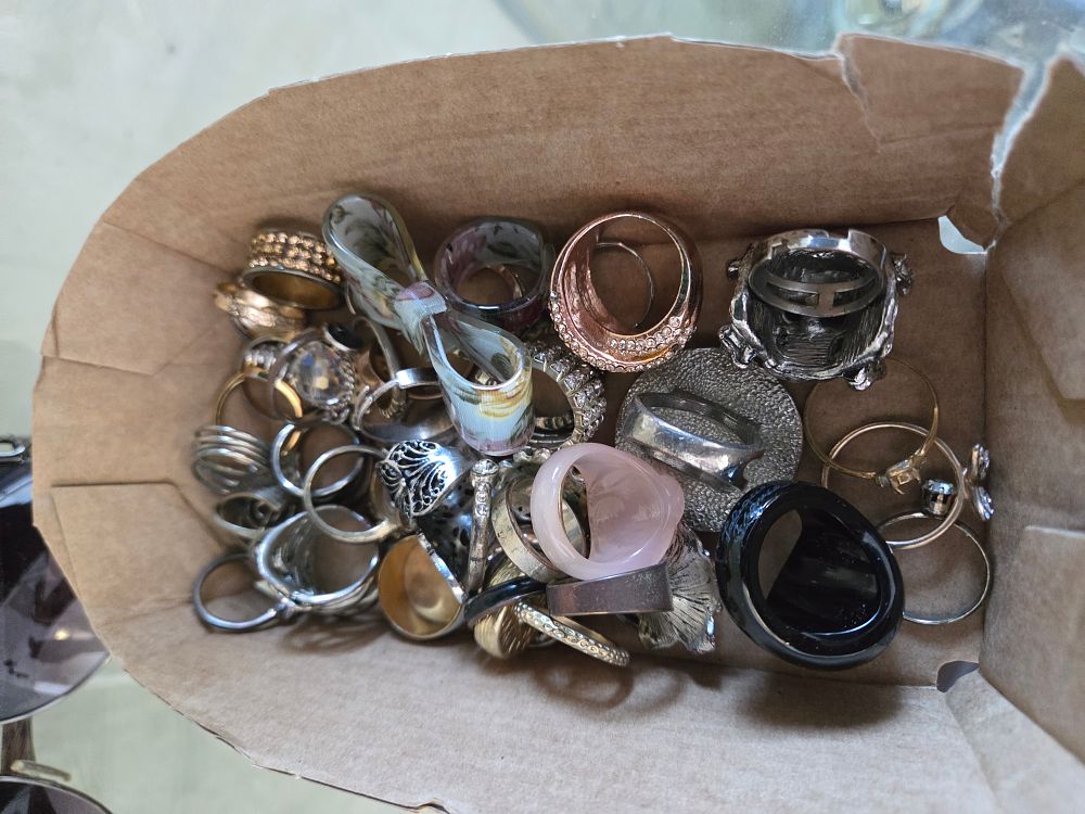 Lot 601 – A Collection of Fashion and Costume Jewellery Rings