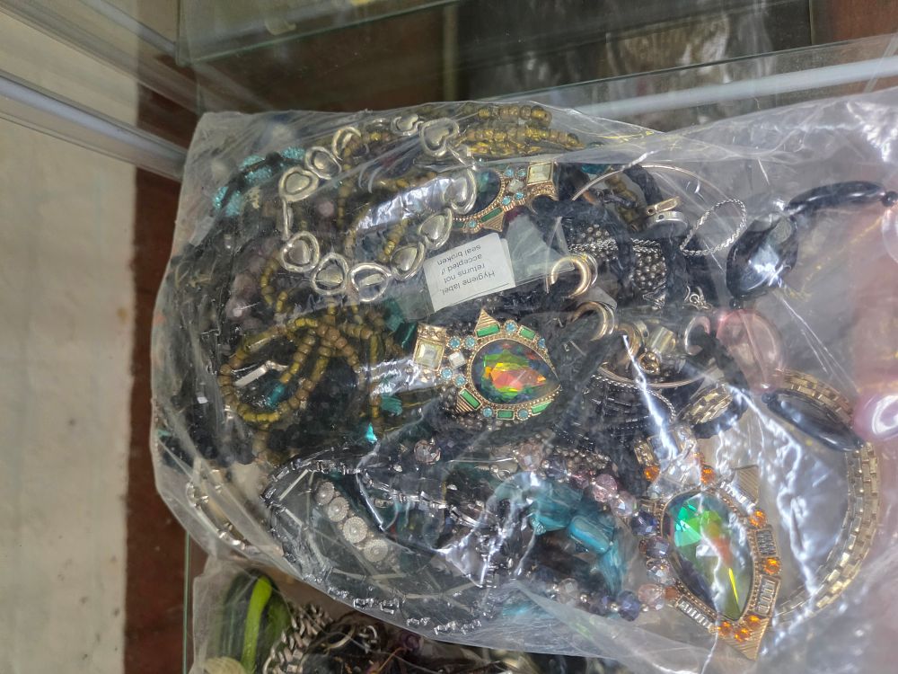 Lot 623 – A Collection of Mixed Costume Jewellery including Beaded Necklaces and Statement Pendants