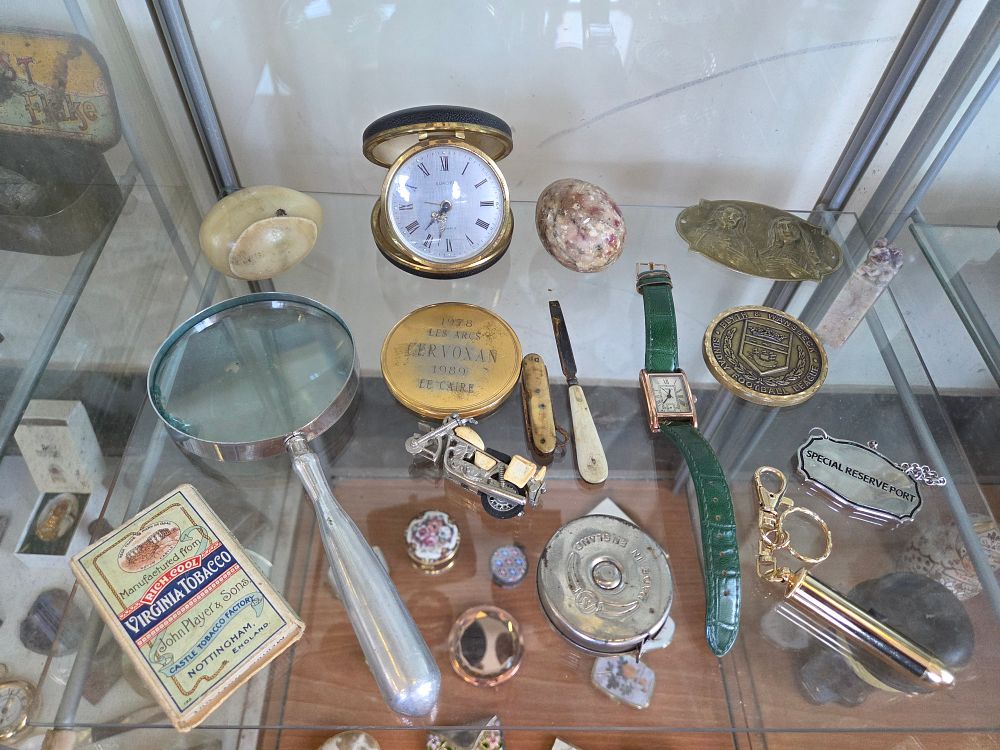 Lot 639 – An Assortment of Vintage Collectables, Objects of Vertu, and Curios