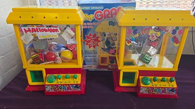 A Pair of Lili The Grab Machine Claw Games with Box