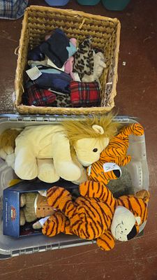 Two Boxes of Plush Soft Toys including a Boxed Compare the Meerkat Yakov Promotional Figure