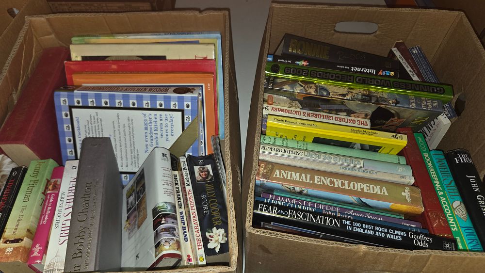 Lot 178 – An Assortment of Modern Literature, Reference, and Children’s Books. Various Publishers, v.d. (Signed) (DJ)