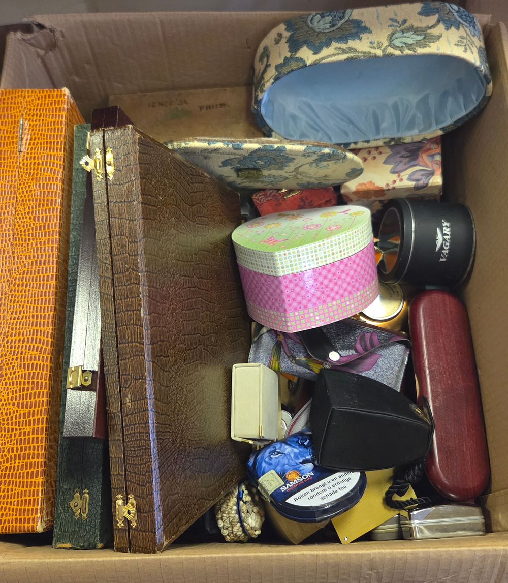 Lot 206 – A Collection of Vintage Presentation Cases and Assorted Decorative Boxes