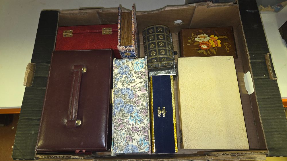 Lot 226 – A Collection of Vintage Decorative and Utility Boxes