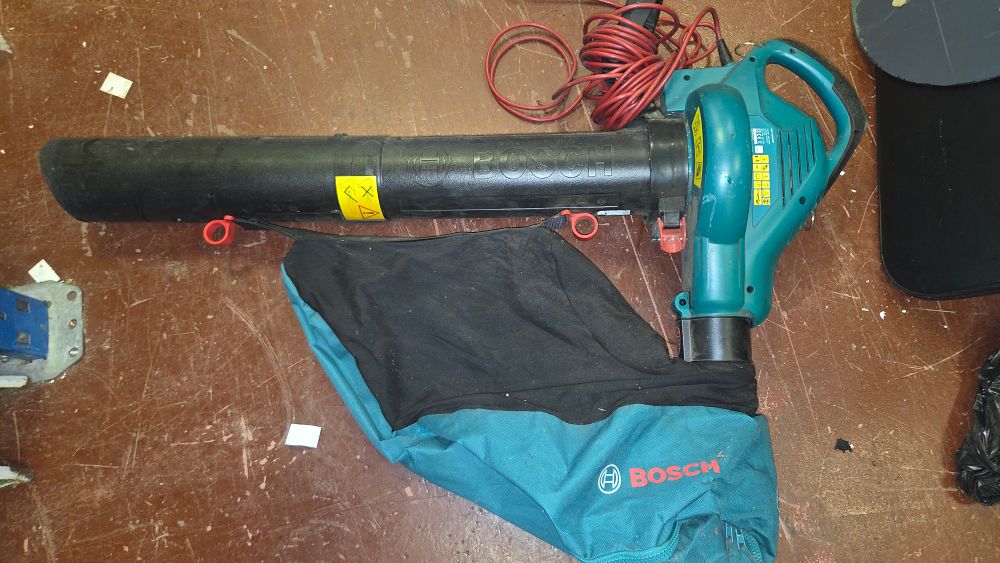 Lot 268 – Bosch Corded Electric Leaf Blower and Vacuum with Collection Bag w/o