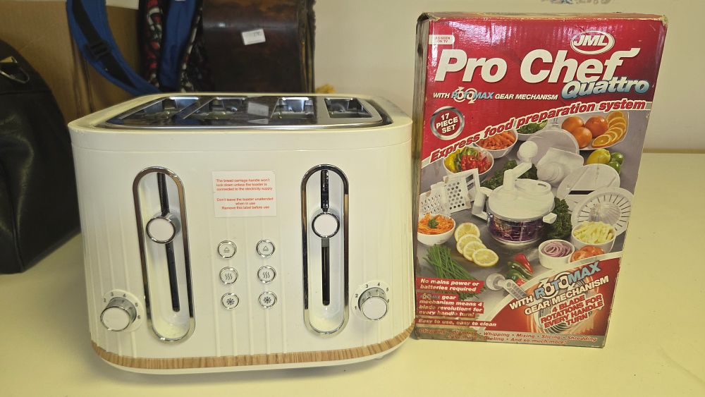 Lot 273 – Two Kitchen Items comprising a White Four-Slice Toaster and a Boxed JML Pro Chef Quattro Food Preparation Set w/o