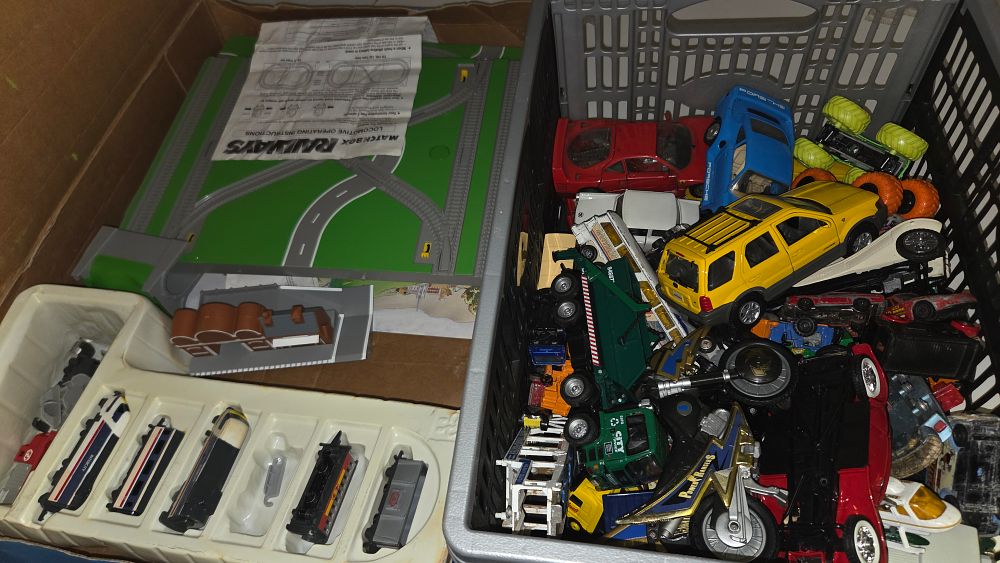 Lot 297 – A Matchbox Railways Intercity 225 Motorised Train Set and a Collection of Toy Vehicles